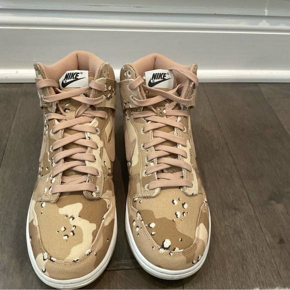 New never worn Nike dunks! - Picture 1 of 4